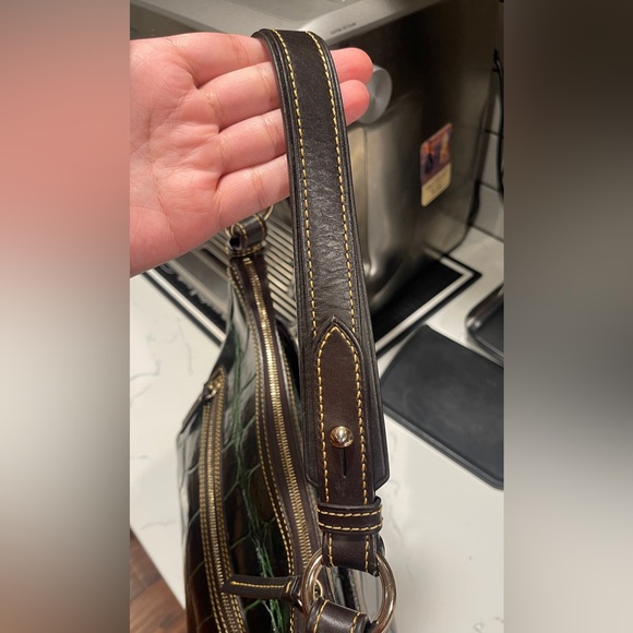 Dooney & Bourke Embossed Alligator Pattern Green Leather Shoulder Bag - Picture 7 of 13